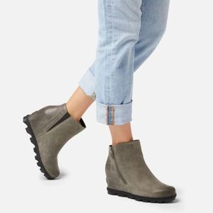 Joan of Arctic Wedge II Zip 10 Quarry